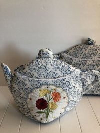 Teapot shape Tea Cozy